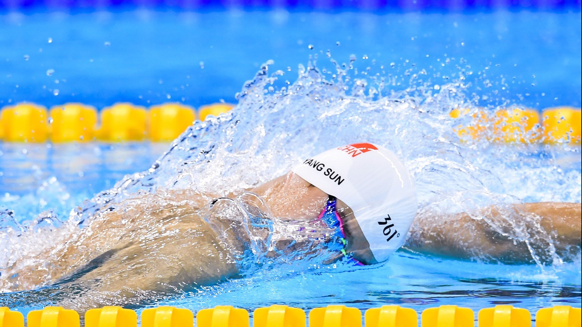 亚冠次回合对决在即!洛杉矶湖人演练定位球,罗马密集防守应对