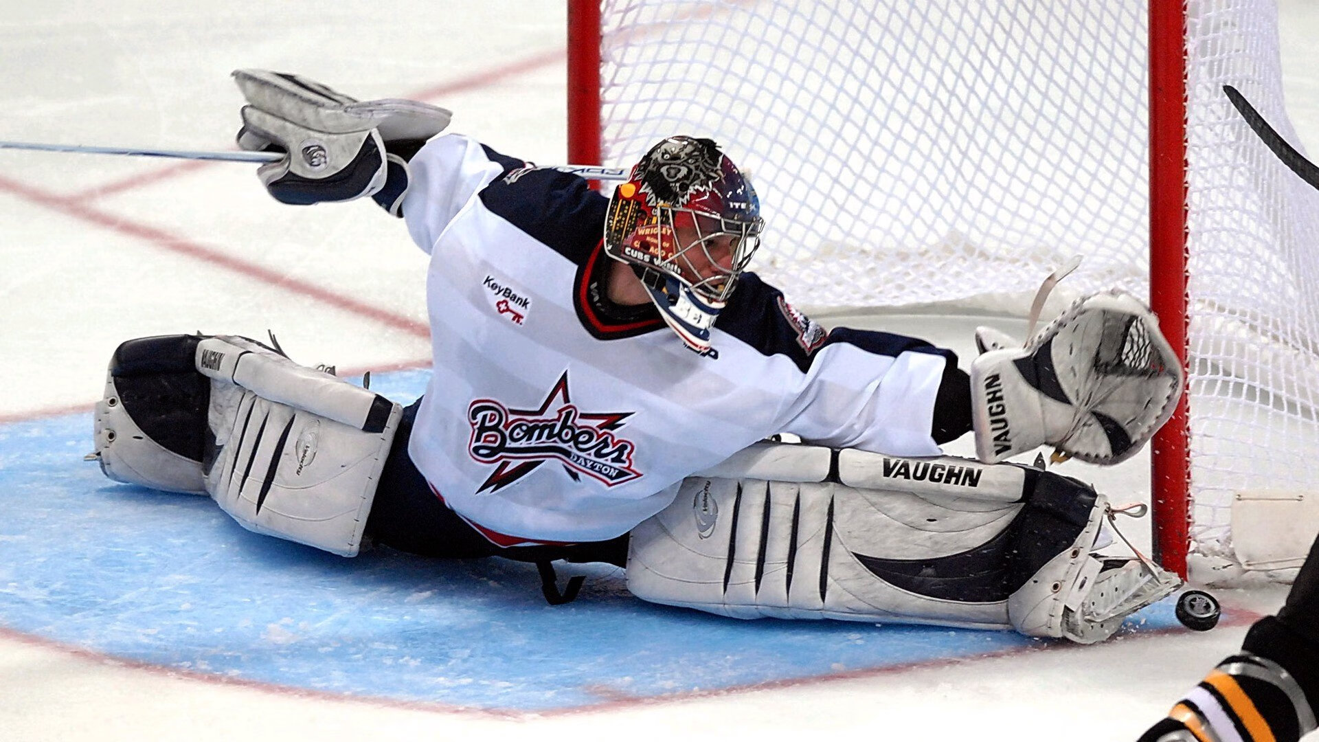 周冠宇与湖人风云同台,赛场之外的真男人与真传奇